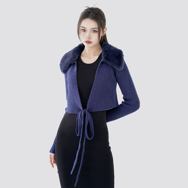 Hogyan készítsünk szőrmehajtókás fűzős kardigánt téli ruhákhoz